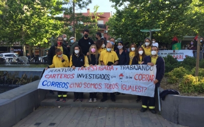 Els vaguistes amb la pancarta aquesta tarda | Ràdio Sabadell